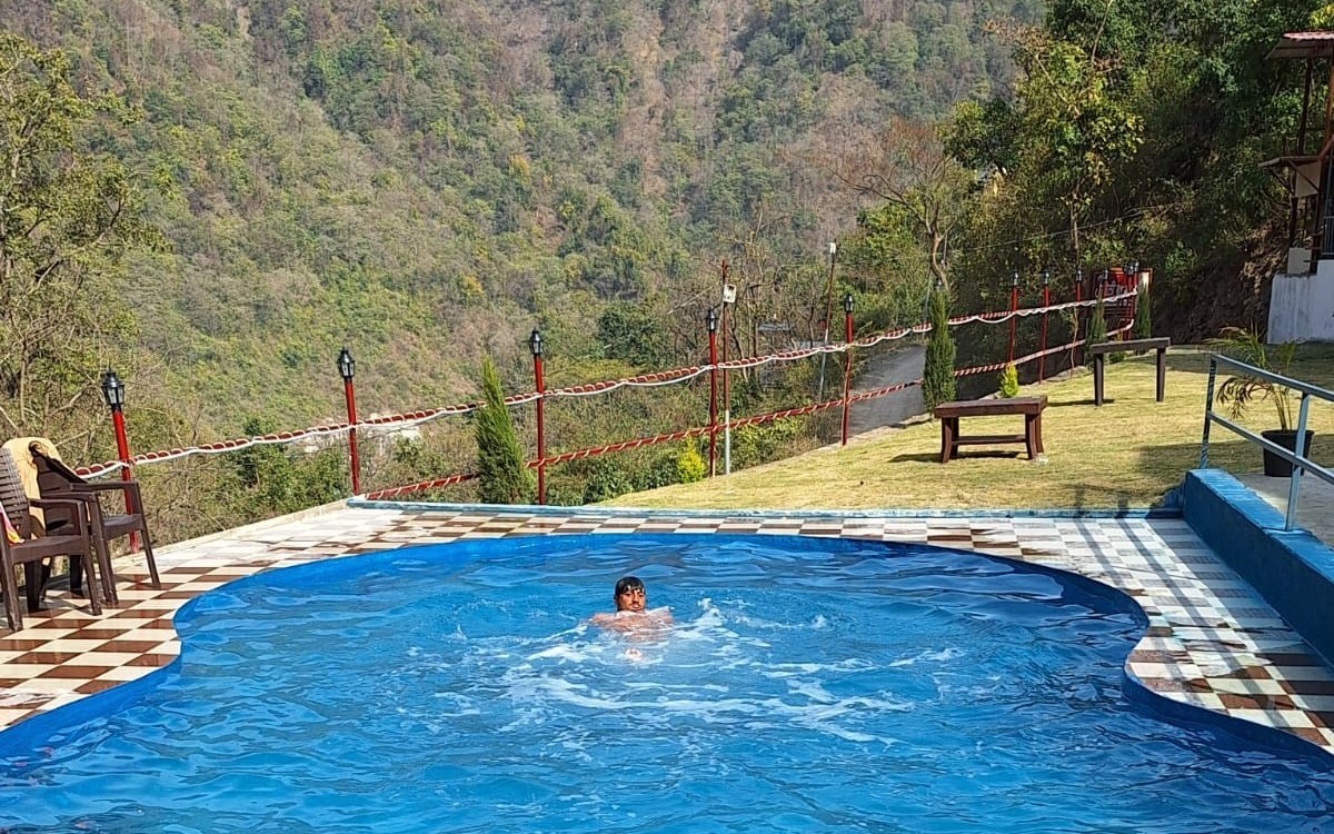 swiming pool image